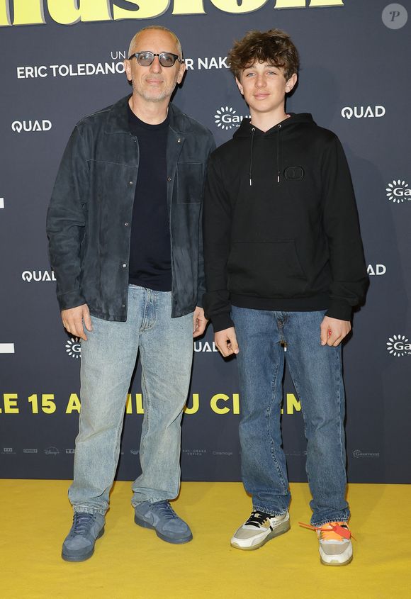 Gad Elmaleh et son fils Raphaël - Première du film "Juste une illusion" au cinéma Le Grand Rex à Paris le 22 mars 2026. 

© Coadic Guirec/Bestimage
