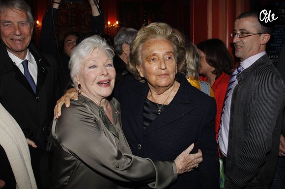 avant de conclure de la manière suivante : " À titre plus personnel, je voudrais rendre hommage à son esprit si vif et à son indéfectible fidélité”.

Line Renaud et Bernadette Chirac - Générale de la pièce "Harold et Maude" au théâtre Antoine à Paris le 5 mars 2012 - AGENCE / BESTIMAGE