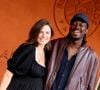 Comme on l'apprend dans les pages de Madame Figaro, son coup de cœur absolu pour les sorties en famille reste sans hésitation la librairie Chantelivre, nichée dans le 6e arrondissement de Paris.

Mory Sacko et sa compagne Emilie Rouquette au village lors des Internationaux de France de Tennis de Roland Garros le 3 juin 2026 © Jacovides / Moreau / Bestimage