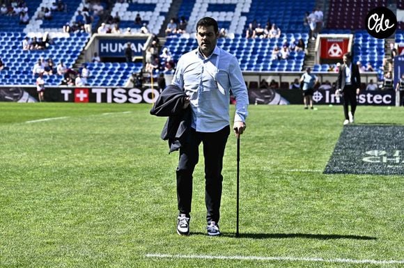 Invité du Buzz TV du Figaro, il a raconté avoir été incapable d'annoncer lui-même à ses enfants, Noah et Jeanne, ce qui allait lui arriver.

Matthieu Lartot - RUGBY : UBB vs Harlequins - Quart de Finale de la Champions Cup à Bordeaux le 13 avril 2024. © Thierry Breton / Panoramic / Bestimage