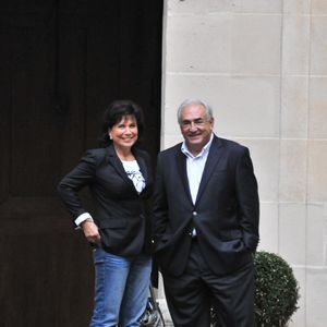 Dominique Strauss-Kahn et son épouse Anne Sinclair arrivent à leur appartement, Place Des Vosges, à Paris, France, le 4 septembre 2011. Photo par ABACAPRESS.COM
