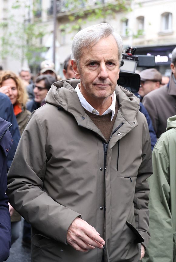 Le journaliste est également persona non grata dans d’autres pays comme la Chine, l’Algérie ou Cuba.

Bernard de la Villardière - Marche pour la République et contre l'antisémitisme à Paris le 12 novembre 2023. © Denis Guignebourg  / Bestimage