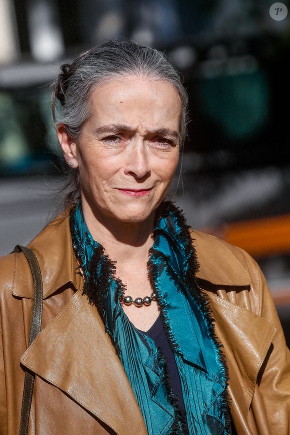 Delphine Ernotte - Obsèques du journaliste Jean-Pierre Elkabbach au cimetière du Montparnasse dans le 14ème arrondissement de Paris, France, le 6 octobre 2023. © Christophe Clovis/Bestimage