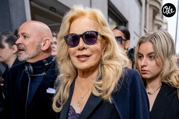 Elle promet "une conversation entre vous et moi, ponctuée de souvenirs, de confidences".
Sylvie Vartan et sa fille Darina Scotti - Arrivées au défilé Stéphane Rolland salle Pleyel Collection Haute Couture Printemps/Eté 2025 lors de la Fashion Week de Paris (PFW), France, le 28 janvier 2025. Pierre Perusseau/Bestimage