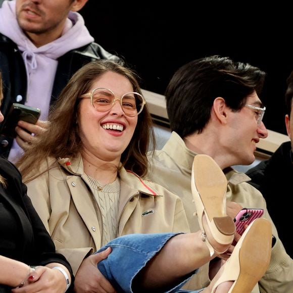 Marie-Ange Casta dans les tribunes lors de la session du soir des Internationaux de France de Tennis de Roland Garros 2025, à Paris, France, le 4 juin 2025. © Jacovides-Moreau/Bestimage