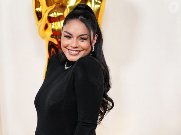 Vanessa Hudgens sur le tapis rouge de la 96e cérémonie des Oscars organisée par l'Académie des arts et des sciences du cinéma au Dolby Theatre de Los Angeles, CA, le 10 mars 2024. (Photo par Sthanlee B. Mirador/SPUS/ABACAPRESS.COM)