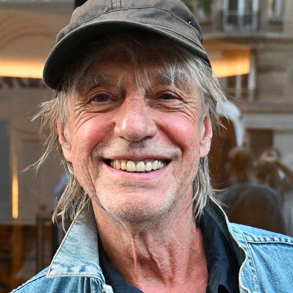 Jean-Louis Aubert est allé nager dans la piscine de l'Hôtel Lutetia à Paris le 4 aout 2026. © Lionel urman/Bestimage