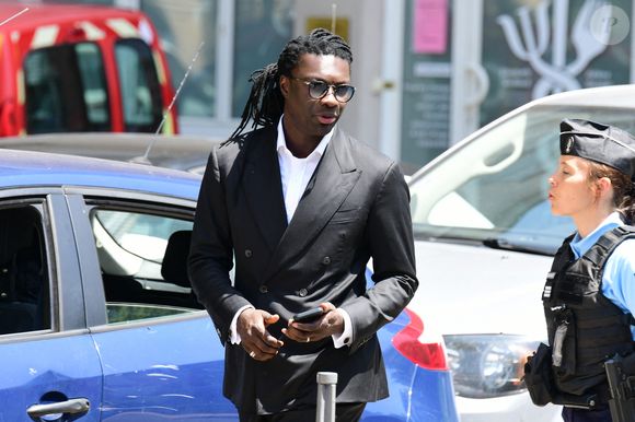 Bafetimbi Gomis aux arrivées des Obsèques de Bernard Lacombe en l'église Saint-Louis de Fontaines-sur-Saône près de Lyon, France, le 25 juin 2025. © Romain Doucelin/Bestimage