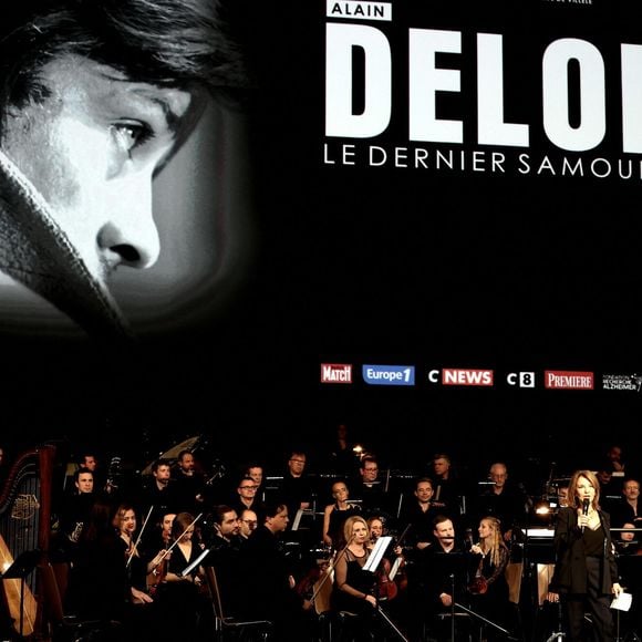 Exclusif - Nicole Calfan lors de la soirée hommage Ciné-concert symphonique "Alain Delon, le dernier Samouraï" au palais des congrès à Paris le 8 novembre 2024 le jour de son anniversaire. Pour cette soirée, le chef d'orchestre Vahan Mardirossian a dirigé l'orchestre symphonique de Douai.

© Jacovides / Moreau / Bestimage