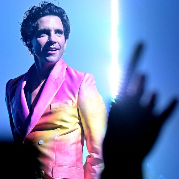 Si aujourd’hui Mika et Andy semblent plus amoureux que jamais, leur histoire n’a pourtant pas été un long fleuve tranquille. 

Mika, l'auteur-compositeur-interprète, musicien et acteur libano-américano-britannique, en concert sur la scène du Grand Auditorium du Palais des Festivals de Cannes dans le cadre du MIDEM 2025 le 30 janvier 2025.
© Bruno Bebert/Bestimage