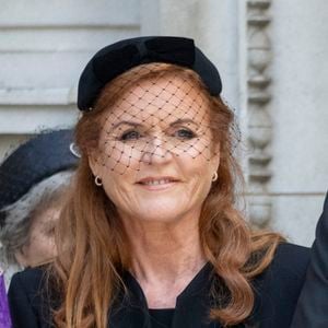 Sarah Ferguson quitte la cathédrale de Westminster après les funérailles de la duchesse de Kent. Photo par GOFF / BESTIMAGE