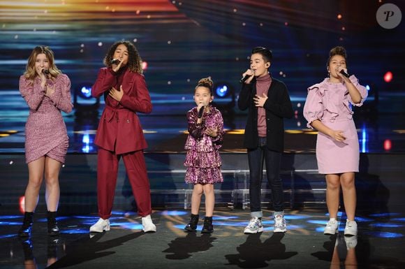 Derrière les projecteurs et les sourires,

Exclusif - Les Kids United nouvelle génération - Gloria, Dylan, Valentina, Nathan et Ilyana - Enregistrement de l'émission "La Chanson secrète 4", qui sera diffusée le 4 janvier 2020 sur TF1, à Paris. Le 17 décembre 2019
© Gaffiot-Perusseau / Bestimage