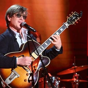 Thomas Dutronc s'est notamment souvenu des derniers moments de sa mère à l’hôpital.

Exclusif - Thomas Dutronc lors de l'enregistrement de l'émission "Vivement dimanche", le 18 février 2026. 

© Guillaume Gaffiot/Bestimage