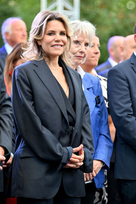 Christian Estrosi, le maire de Nice, avec sa femme, Laura Tenoudji Estrosi et ses invités d'honneur Renaud Muselier, le président de la région PACA, et Denise Fabre, a orchestré "Lou Festin Nissart", un diner amical et convivial autour du maire, au jardin Albert 1er sur la Coulée Verte à Nice le 28 août 2025. © Bruno Bebert/Bestimage