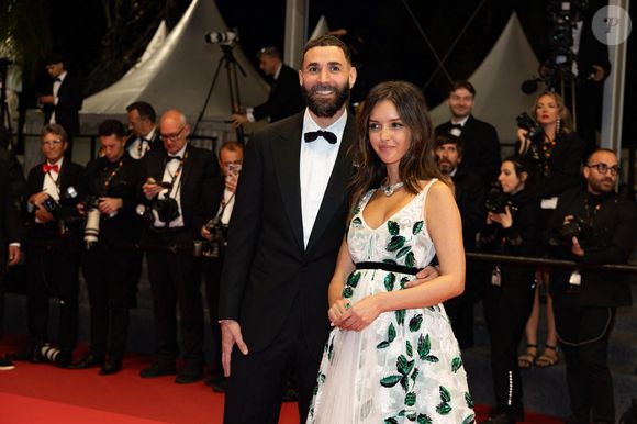 Karim Benzema et sa compagne Lyna Khoudri lors de la montée des marches du film « 13 jours 13 nuits » lors du 78ème Festival International du Film de Cannes. Le 23 mai 2025
© Jacovides-Moreau / Bestimage