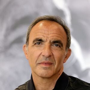 Nikos Aliagas - Vernissage de l'exposition "Les grands âges", photographies de Nikos Aliagas au musée de l'Homme à Paris le 7 avril 2026. © Dominique Jacovides/Bestimage