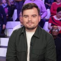 Gauthier Le Bret au soleil avec sa femme Eloise et leur fils Marcel : le journaliste dévoile ses photos de vacances avant son retour sur CNews