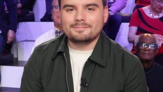 Gauthier Le Bret au soleil avec sa femme Eloise et leur fils Marcel : le journaliste dévoile ses photos de vacances avant son retour sur CNews