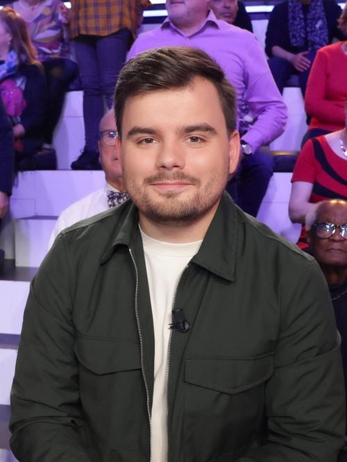 Gauthier Le Bret au soleil avec sa femme Eloise et leur fils Marcel : le journaliste dévoile ses photos de vacances avant son retour sur CNews