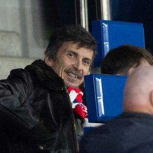 Arnaud Tsamere - Célébrités dans les tribunes du match de Ligue des Champions entre le PSG contre le Bayern de Munich (1-2) au Parc des Princes à Paris le 4 novembre 2025. © Cyril Moreau/Bestimage