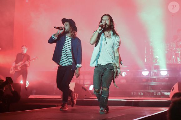 Jeremy Frerot et Florian Delavega de Frero Delavega se produisent à L'Accorhotels Arena à Paris, France, le 7 avril 2017. Photo par Laurent Zabulon/ABACAPRESS.COM
