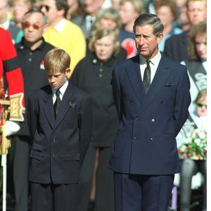 dont l'ultra médiatisation jusqu'à la mort a laissé des traces indélébiles ?

Le prince Harry lors des funérailles de Lady Diana à Londres en 1997
©Photo Press Service / BESTIMAGE
