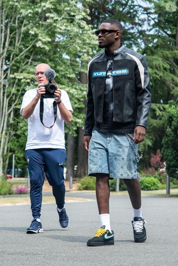Pour l’heure, ni Marcus Thuram ni son entourage n’ont réagi aux graves accusations de la part de la jeune femme

Marcus Thuram - Les joueurs de l'équipe de France de football arrivent à Clairefontaine pour un entrainement de préparation avant leur prochain match le 16 juin 2023 contre l'équipe de Gibraltar aux Éliminatoires du Championnat d'Europe, le 9 juin 2023. Baptiste Autissier / Panoramic / Bestimage