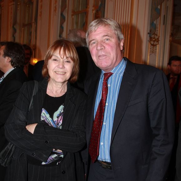 Bruno Masure et Marie-Laure Augry assistent à la cérémonie de remise de la médaille de Commandeur dans l'Ordre de la légion d'honneur à Hervé Bourges par Frédéric Mitterrand, ministre français de la Culture, au siège du ministère de la Culture, à Paris, France, le 28 novembre 2011. Photo par Denis Guignebourg/ABACAPRESS.COM