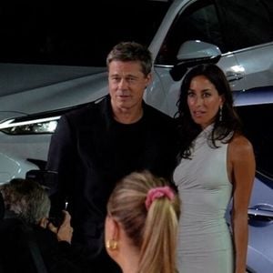 Brad Pitt arrive avec sa compagne Ines de Ramon à la projection de "Wolfs" lors du 81ème festival international du film de Venise, la Mostra le 1er septembre 2024.

© Barbara Amendola/IPA via ZUMA Press / Bestimage