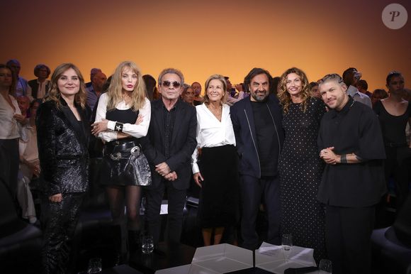 Exclusif - Arielle Dombasle, Philippe Manoeuvre, Claire Chazal, André Manoukian, Aurelie Saada, Quentin Mosimann lors de l'enregistrement de l'émission "Le Grand Echiquier - Spéciale Serge Gainsbourg" présentée par C.Chazal et A.Manoukian et diffusée le 7 avril 2026 sur France 2, à Paris, France, le 17 septembre 2025. © Jack Tribeca/Bestimage