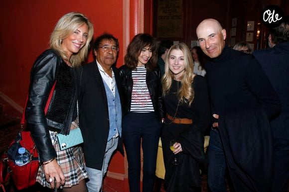 Isaure Le Faou, Laura Laune, Anne Parillaud, Laura Laune et Nicolas Canteloup à l'issue de la générale de la pièce « Je ne serais pas arrivée là, si… » au théâtre Antoine à Paris, en France, le 16 mai 2024. 

© Bertrand Rindoff / Bestimage
