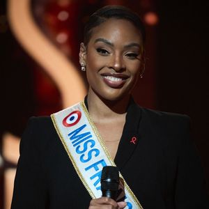Exclusif - Angélique Angarni-Filopon lors de l’enregistrement de l’émission “Les stars s’unissent pour le Sidaction” au théâtre Marigny à Paris, France, le 11 mars 2025. L’émission sera diffusée en prime le 22 mars sur France 2. © Guirec-Moreau/ Bestimage