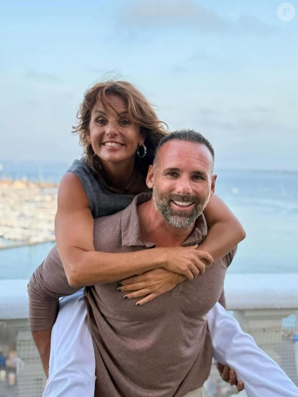 Il me couve beaucoup" : Faustine Bollaert évoque l'homme de sa vie, un soutien  précieux après l'annonce de la fin de son mariage avec Maxime Chattam : Le  diaporama - Purepeople