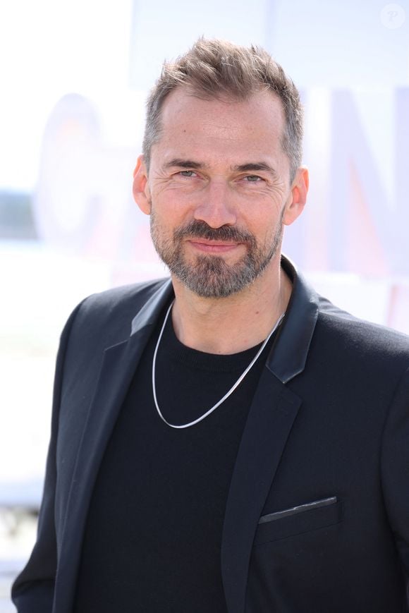Franck Monsigny - Photocall de "Demain nous appartient" lors du 7ème festival international Canneséries à Cannes, le 6 avril 2024. 
© Denis Guignebourg / Bestimage