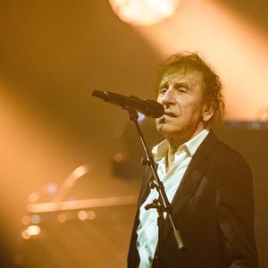 Le chanteur Alain Souchon en concert au Forest National a Forest en Belgique le 30 avril 2022 - Photo by Quinet JM/Belpress/ANDBZ/ABACAPRESS.COM