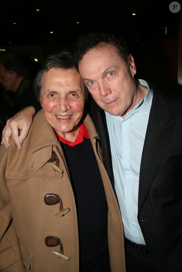Rétro - Décès Humbert Ibach (Mémé Ibach),  auteur-compositeur, grand producteur de télé et de disques, qui a mis Sheila et Karen Cheryl en pleine lumière - Humbert Ibach et Julien Lepers - 40 ans après la disparation de Claude François, sa parolière Vline Buggy reçoit les insignes de chevalier des Arts et Lettres des mains d'H. Aufray au sein de la Sacem à Paris le 9 avril 2018. JLPPA / Bestimage
