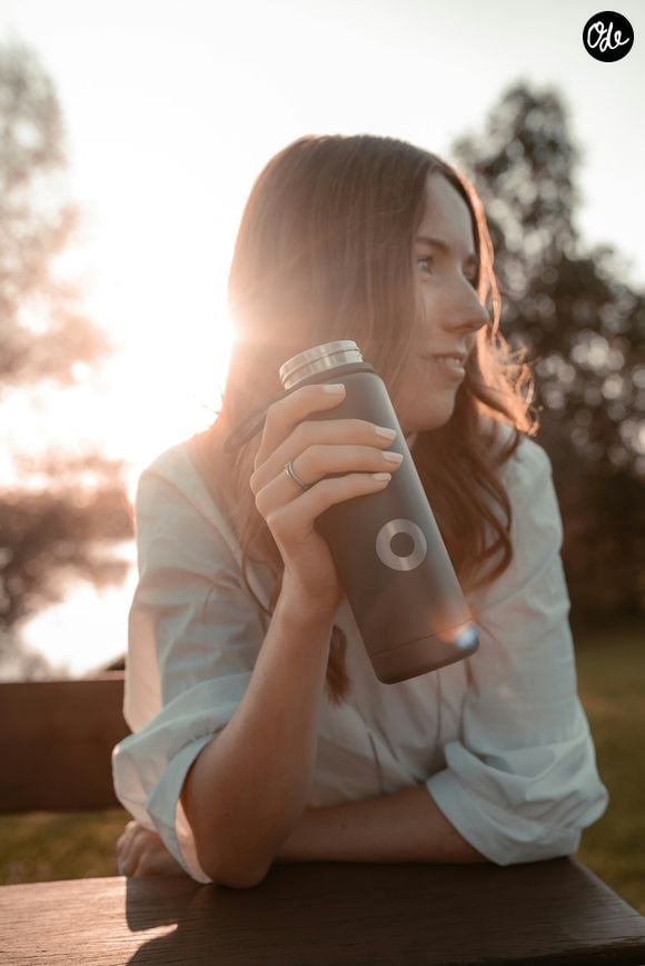 Pour une alternative durable, passez à la gourde en inox ou en verre, à laver au liquide vaisselle tous les deux ou trois jours.