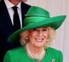 Pour l'occasion, le couple Macron est exceptionnellement logé au château de Windsor, symbole fort de la monarchie britannique.

Le roi Charles III d'Angleterre, Camilla Parker Bowles, reine consort d'Angleterre, le prince William, prince de Galles, et Catherine (Kate) Middleton, princesse de Galles, accueillent le couple présidentiel français le président Emmanuel Macron et sa femme la Première Dame Brigitte Macron sur Datchet road à Windsor, Royaume Uni, le 8 juillet 2025. © Dominique Jacovides/Bestimage