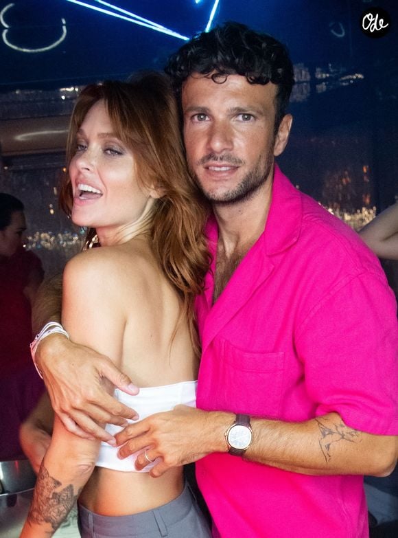 Saint-Tropez accueillait également de nombreuses autres célébrités ce week-end, parmi lesquelles M. Pokora, Christina Milian, Caroline Receveur, Hugo Philip et Cindy Bruna.

Caroline Receveur et son mari Hugo Philip - People dînent au restaurant "Gioia" avant de faire la fête au VIP Room à Saint-Tropez le 28 juillet 2022.

© Hippolyte Hamonet/Bestimage