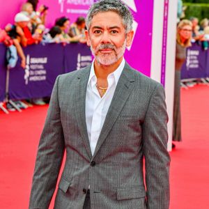 Manu Payet assiste à la cérémonie d'ouverture du 50ème Festival du Cinéma Américain de Deauville le 06 septembre 2024 à Deauville, France. 
Photo par Thomas Floyd/Shootpix/ABACAPRESS.COM