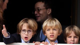 Les adorables têtes blondes de Monaco ! Les petits-enfants de Caroline de Monaco de sortie pour la fête monégasque