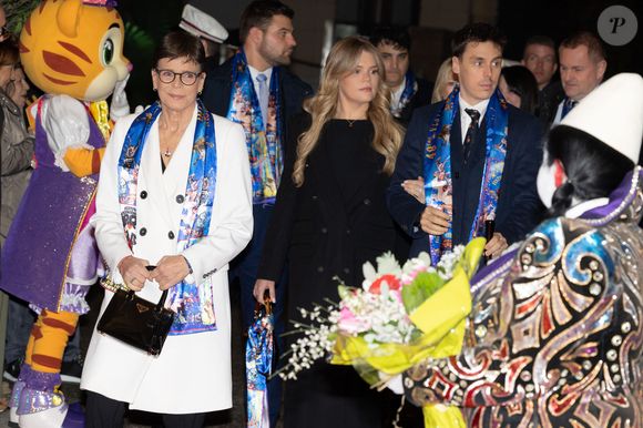 De son côté, Louis Ducruet arborait un costume bleu foncé impeccable.

S.A.S. la princesse Stéphanie de Monaco, Louis Ducruet et Camille Gottlieb assistent à l'ouverture du 48ème Festival International du Cirque de Monte-Carlo, à Monaco, le 16 janvier 2026. © Olivier Huitel/Poo Monaco/Bestimage