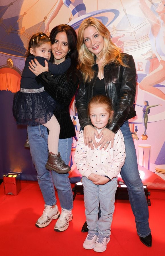 Les soeurs Carat étaient en famille pour cet événement

Carole Carat et Fabienne Carat au photocall de la générale du spectacle "Tempo" du Cirque d'Hiver Bouglione à Paris, France, le 18 octobre 2025. © Coadic Guirec/Bestimage