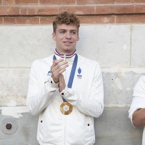 Léon Marchand - Les Toulousains ont accueilli avec ferveur les athlètes de la Ville rose et de ses alentours, après leur performance aux Jeux Olympiques de Paris 2024 sur la place du Capitole le 18 septembre 2024. © Frédéric Maligne/Bestimage
