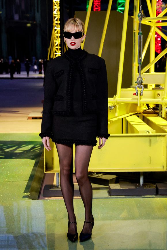 Angèle au photocall du défilé Chanel Collection Femme Prêt-à-Porter Automne/Hiver 2026-2027 lors de la Fashion Week de Paris (PFW) au Grand Palais, à Paris, France, le 9 mars 2026. © Olivier Borde/Bestimage