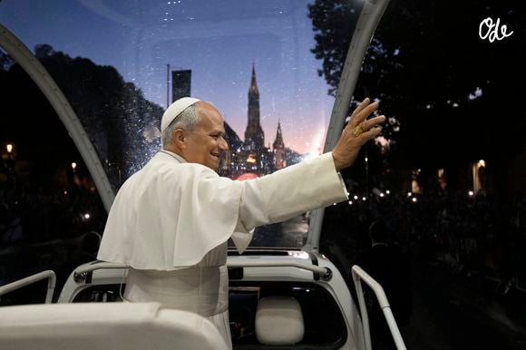 Le pape Leon XIV en visite à la Grotte de Massabielle pour un temps de prière lors de son voyage à Lourdes, le 26 septembre 2026© Vatican Media/IPA via ZUMA Press / Bestimage)