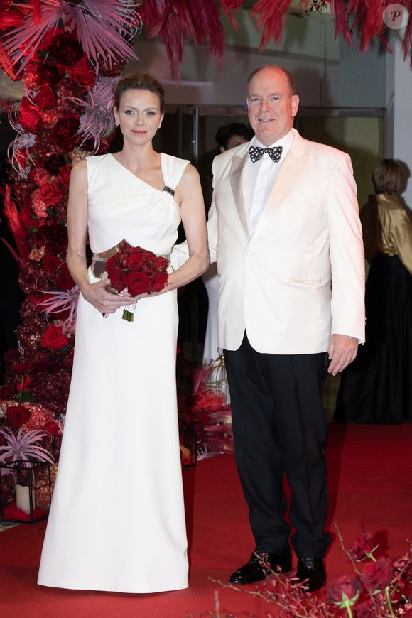La Princesse Charlène de Monaco et le Prince Albert II de Monaco assistent au Dîner de Gala du Grand Prix de F1 de Monaco le 25 mai 2025 à Monaco. Photo David Niviere/Abaca