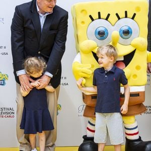 Le Prince Albert II de Monaco, ses enfants Gabriella et Jacques de Monaco posent le long du tapis jaune pour célébrer le 20e anniversaire de 'Bob l'éponge et les Pantoufles' lors du 59e Festival de la Télévision de Monte Carlo, qui s'est tenu au Grimaldi Forum. Monaco le 16 juin 2019. Photo Marco Piovanotto/ABACAPRESS.COM