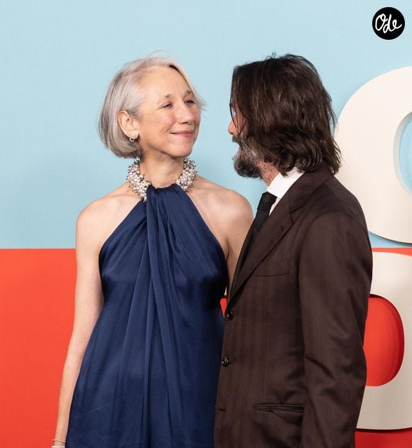 En décidant de poser ses valises et de viser la stabilité, la star, en couple avec Alexandra Grant, entame une vraie reconquête personnelle.

Keanu Reeves et Alexandra Grant à New-York, le 13 Octobre 2025.

© Lev Radin/ZUMA Press Wire