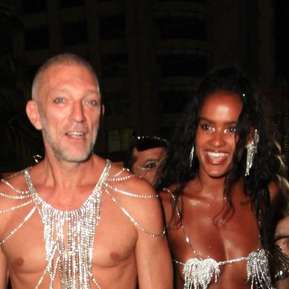 Comme chaque année depuis leur rencontre, le couple se rend au Brésil pour faire la fête avec leurs proches.

Vincent Cassel et Narah Baptista à Rio de Janeiro.

Photo : Backgrid USA / Bestimage